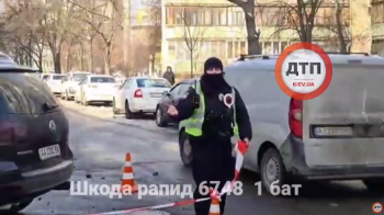 Благодарю копов первого бата Шкода рапид 6748  подольского района за активное содействие в съемке дтп в Киеве на Копыловского